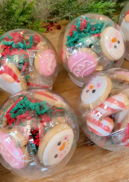 Snowglobe with minis