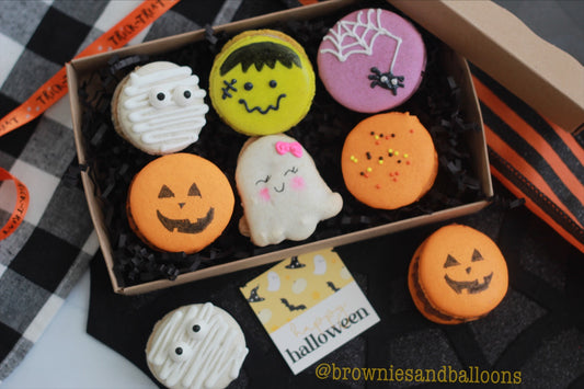 Halloween macarons